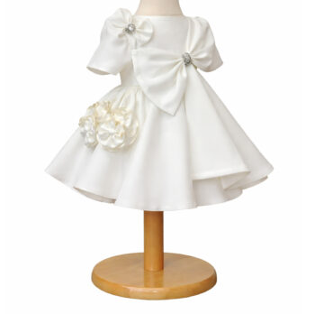 rochie botez fetita alba cu funda alba, vedere stanga