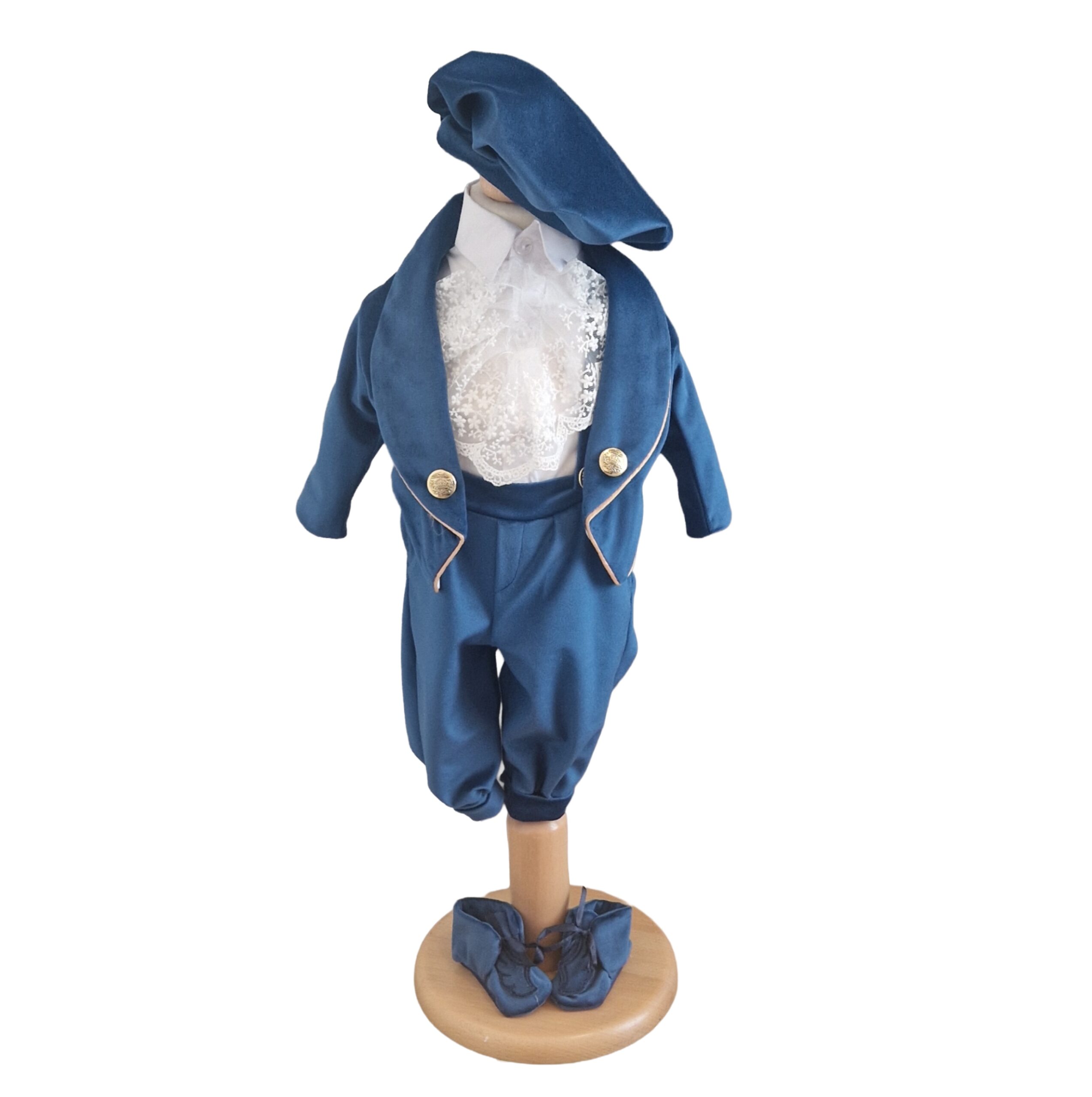 Detalii sacou din catifea bleumarin – costum botez băiețel